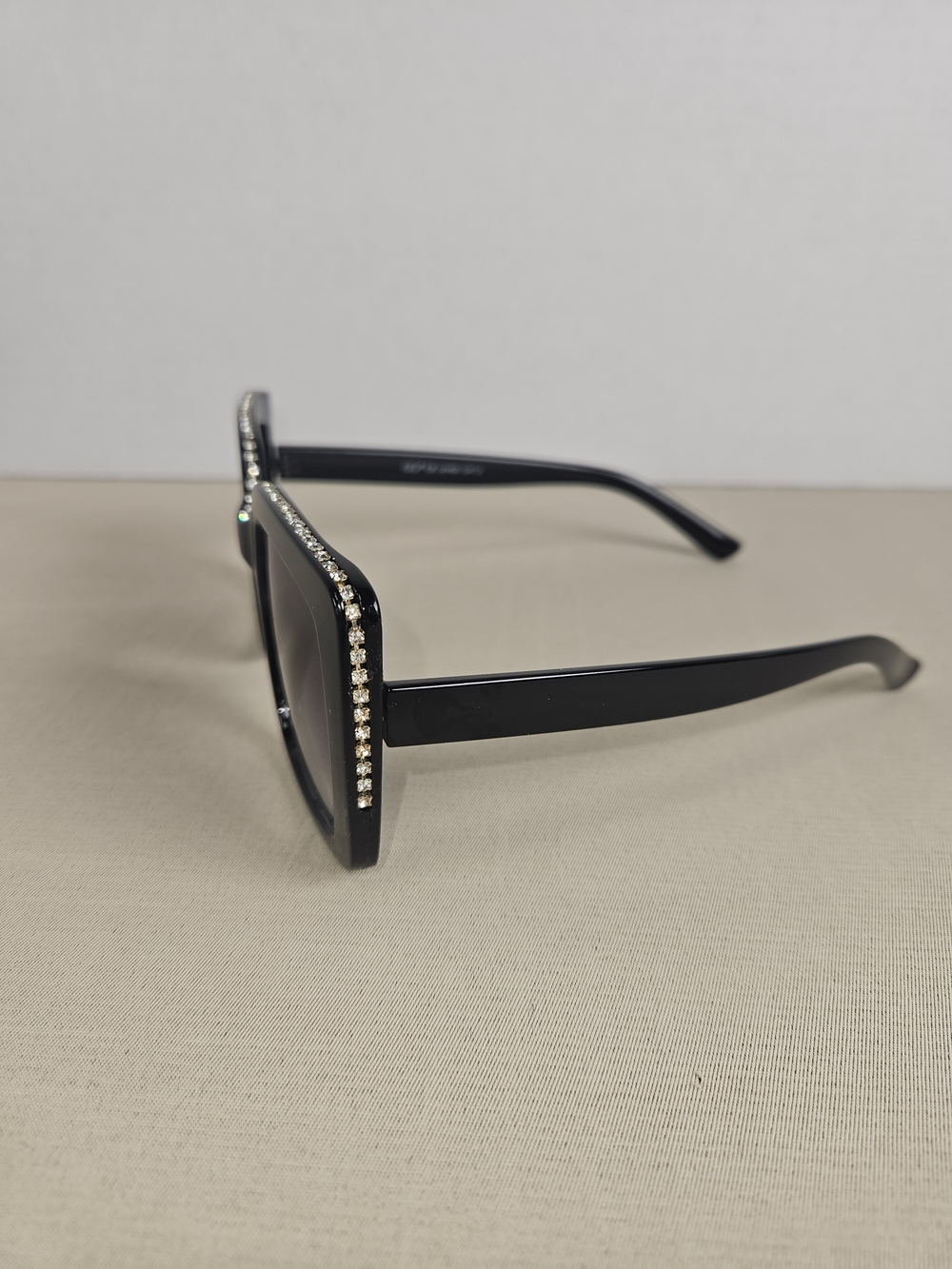 Black Oversized Square Women's Sunglasses - Picture 4 of 11